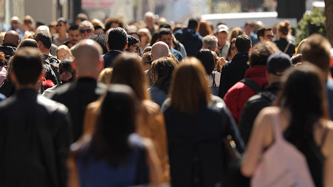 Crowd-shot-680x380